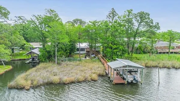 Bayou W Dock Kayaks & Fire Pit Fun Holiday home Pensacola