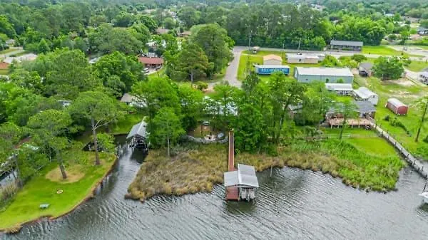 Bayou W Dock Kayaks & Fire Pit Fun Holiday home Pensacola